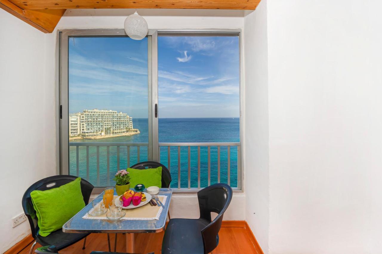 Spinola Bay Top Floor Seafront 3 Bedroom Apartment With Panoramic Sea Views - By Getawaysmalta Сент Джулианс Экстерьер фото