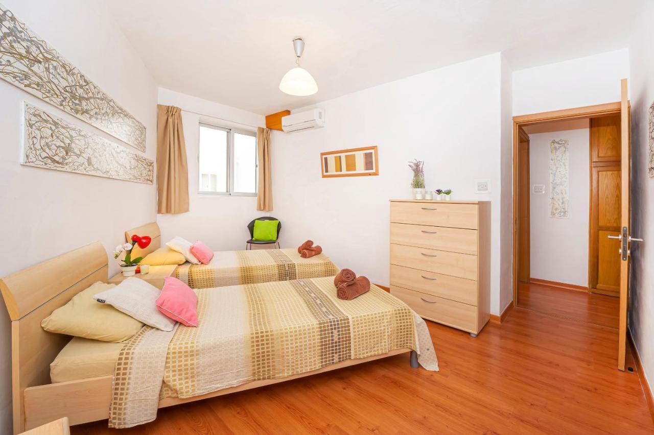 Spinola Bay Top Floor Seafront 3 Bedroom Apartment With Panoramic Sea Views - By Getawaysmalta Сент Джулианс Экстерьер фото