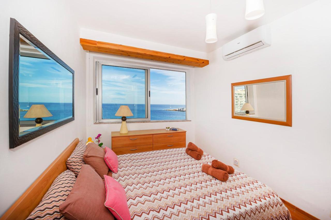 Spinola Bay Top Floor Seafront 3 Bedroom Apartment With Panoramic Sea Views - By Getawaysmalta Сент Джулианс Экстерьер фото