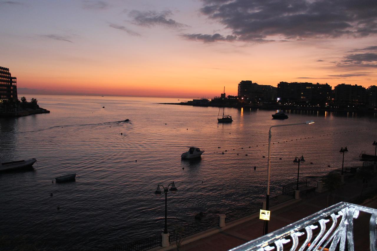 Spinola Bay Top Floor Seafront 3 Bedroom Apartment With Panoramic Sea Views - By Getawaysmalta Сент Джулианс Экстерьер фото