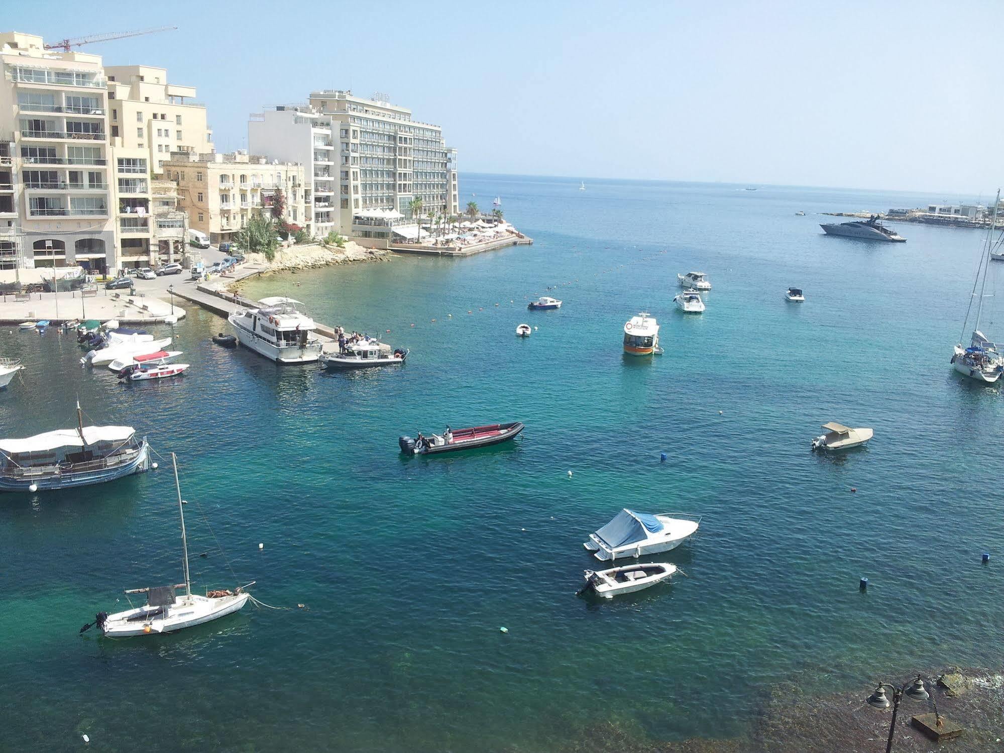 Spinola Bay Top Floor Seafront 3 Bedroom Apartment With Panoramic Sea Views - By Getawaysmalta Сент Джулианс Экстерьер фото